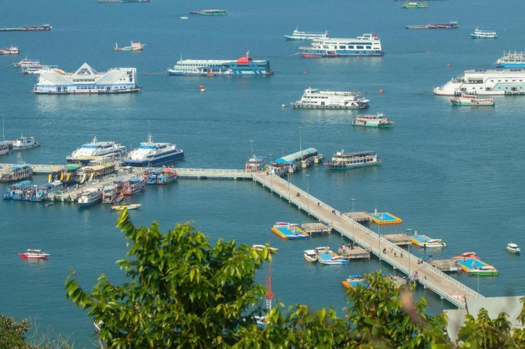 The Green View Pattaya Esterno foto